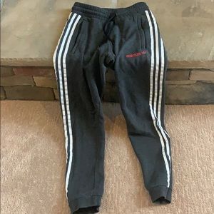 Adidas jogger - small